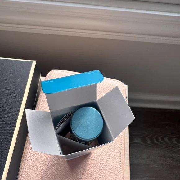 Colorescience Sheer Matte Sunscreen - Picture 3 of 4